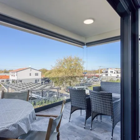 Apartman Adria 1 By Guide Porec