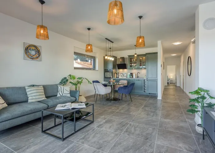 Apartman Adria 1 By Guide Porec