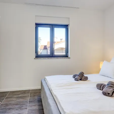Adria 1 By Guide *